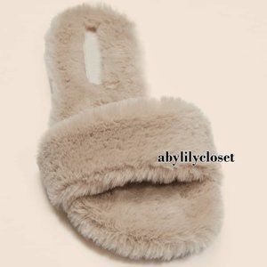 NWT Reformation Lottie Slide 5.5 Gray Faux Fur